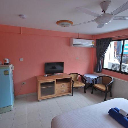 Kingfisher House & Bar Паттайя Экстерьер фото